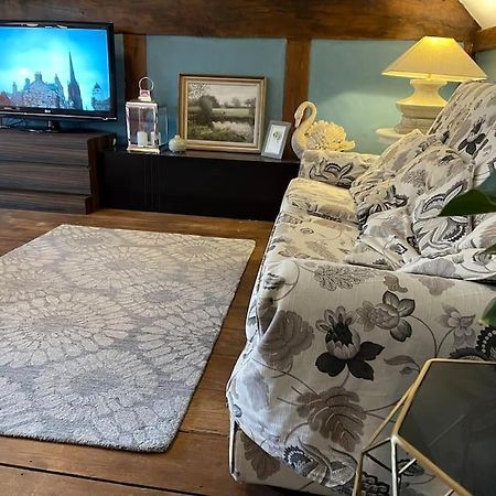 Stylish 2-Bed Cottage With Secure Parking Winforton Kültér fotó