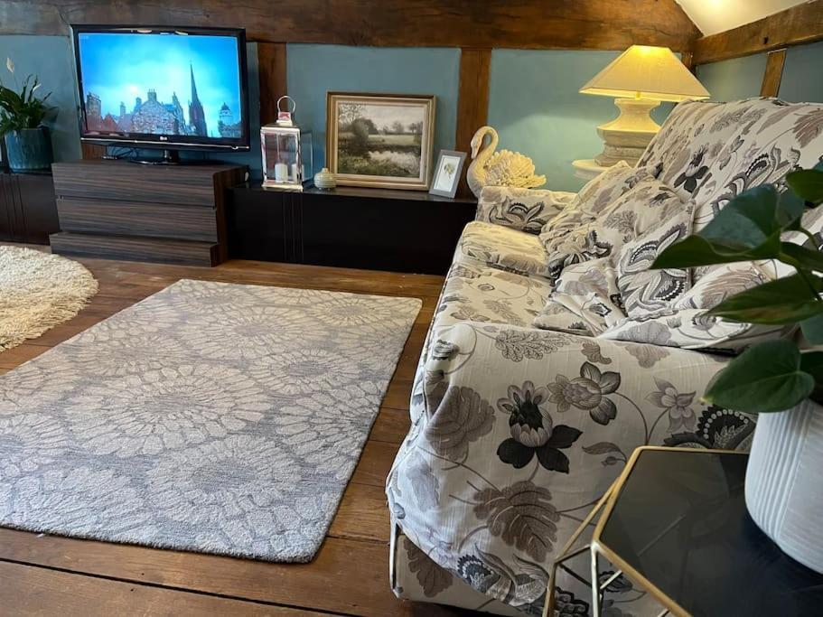Stylish 2-Bed Cottage With Secure Parking Winforton Kültér fotó